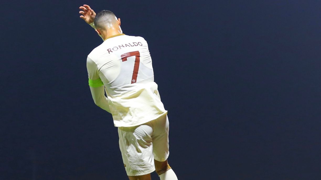 AL NASSR DESTACA SALTO BRUTAL DE CRISTIANO RONALDO: "ABRAÇA AS NUVENS DE ABHA"