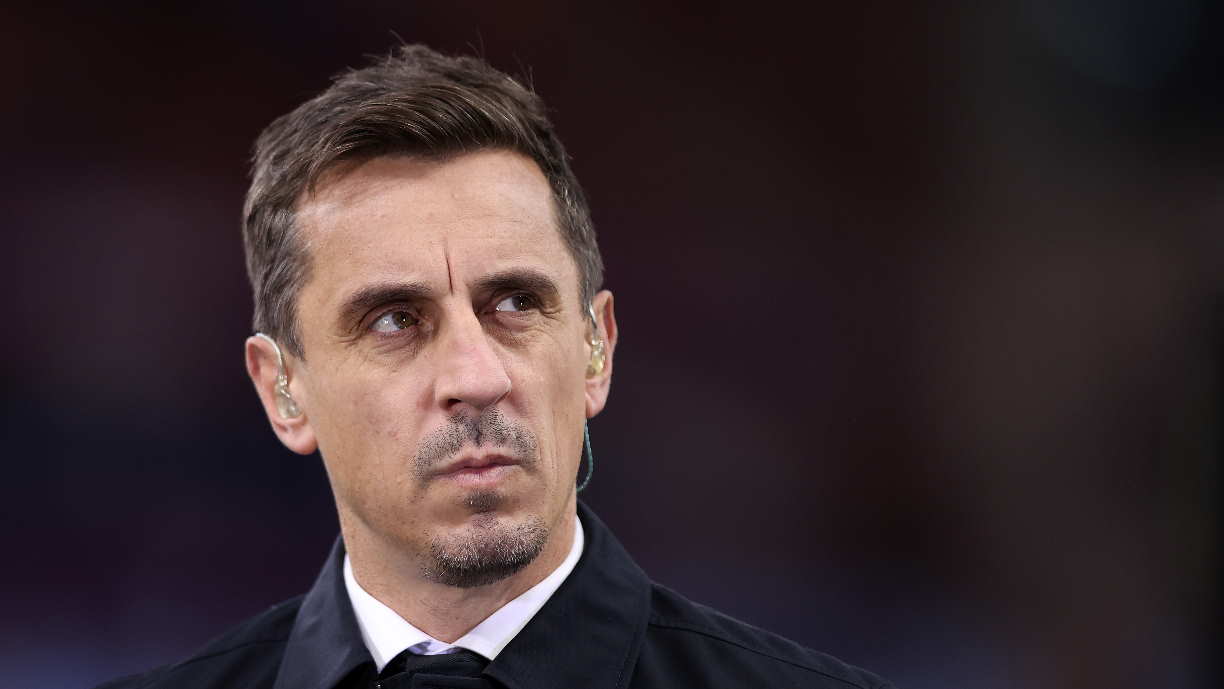 "UMA NULIDADE" - GARY NEVILLE ATIRA-SE POR EXIBIÇÃO DE CRAQUE COM 137 JOGOS PELO SPORTING