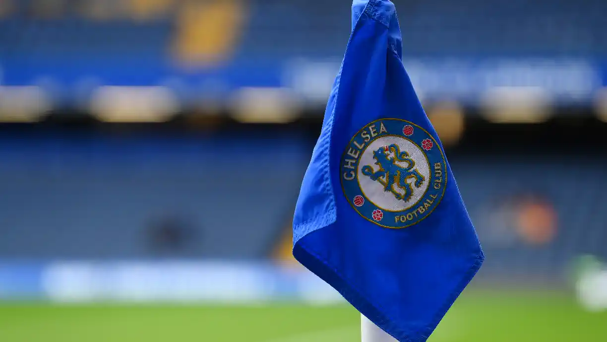 Futuro colega de Quenda foi alvo de racismo depois do Arsenal – Chelsea