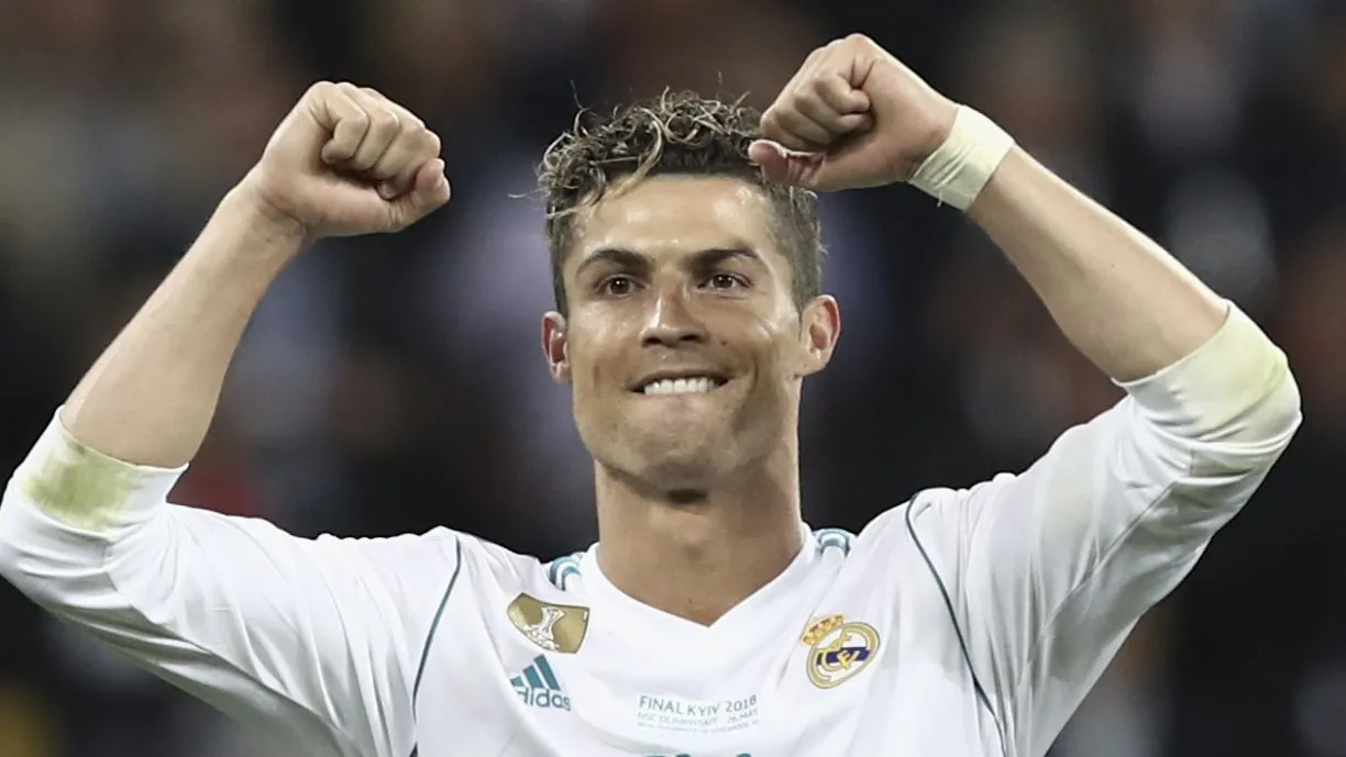 Peça utilizada por Cristiano Ronaldo vai ser leiloada aos fãs pelo Real Madrid