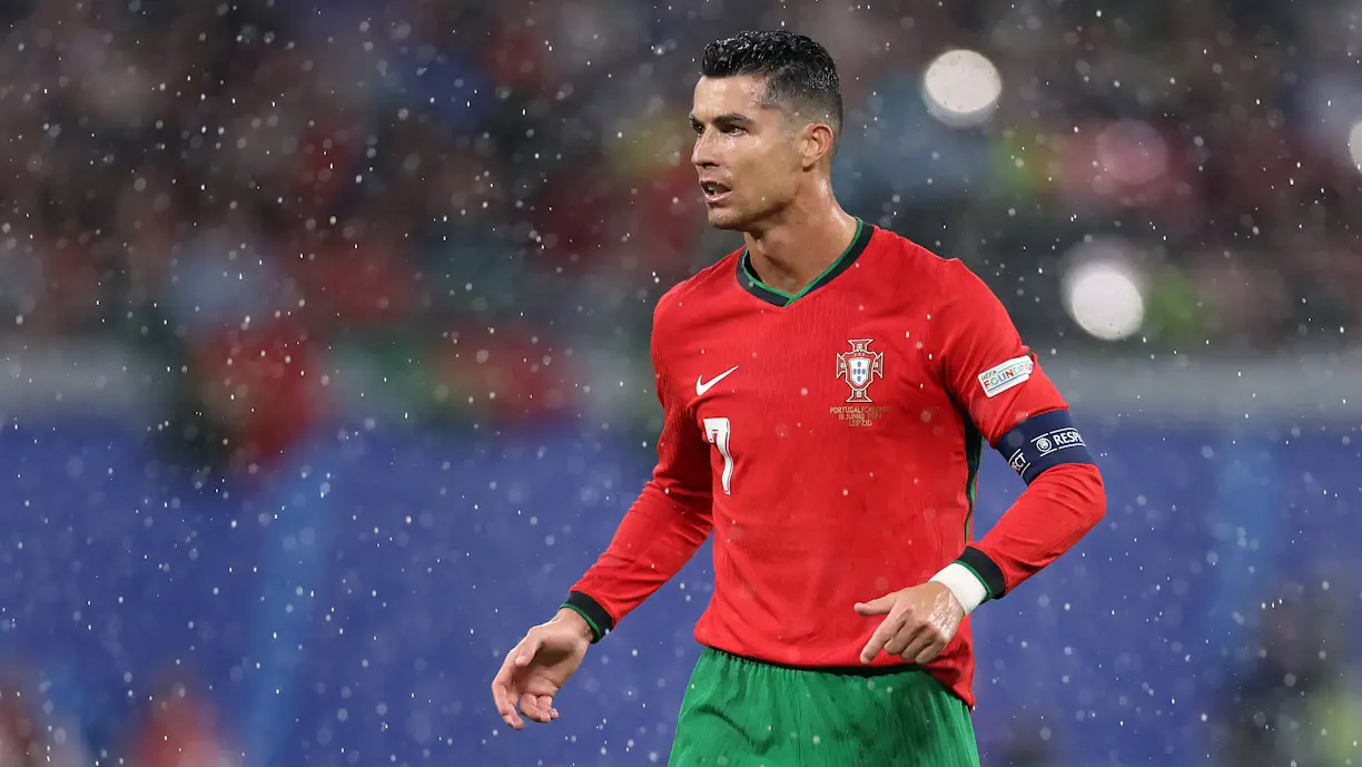 Cristiano Ronaldo, jogador da formação do Sporting, está a cumprir o seu sexto Euro
