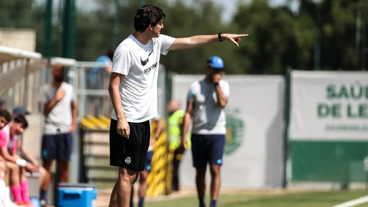 Bernardo Bruschy, técnico que foi recentemente despedido do Sporting, continua a acompanhar o percurso da turma de Rúben Amorim