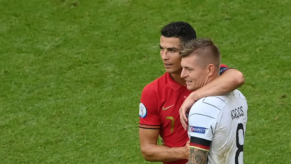 Toni Kroos reage a feito de Cristiano Ronaldo