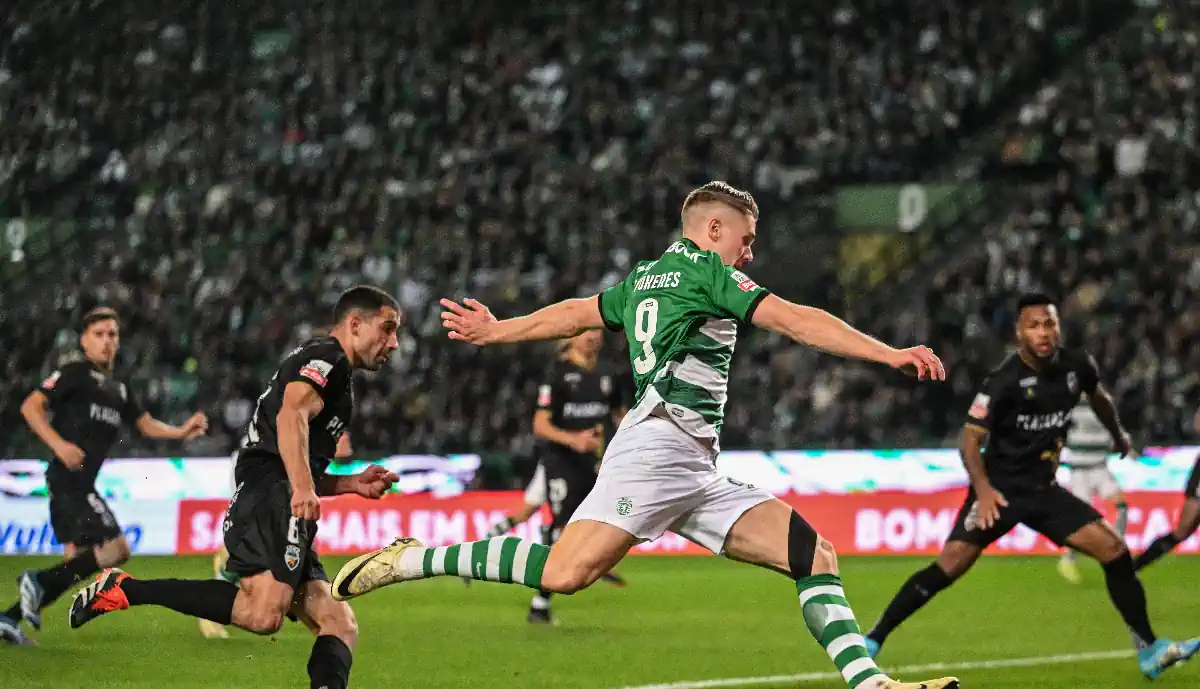 O Sporting venceu o Farense, por cinco bolas a zero, Lucas Áfrico marcou um autogolo 