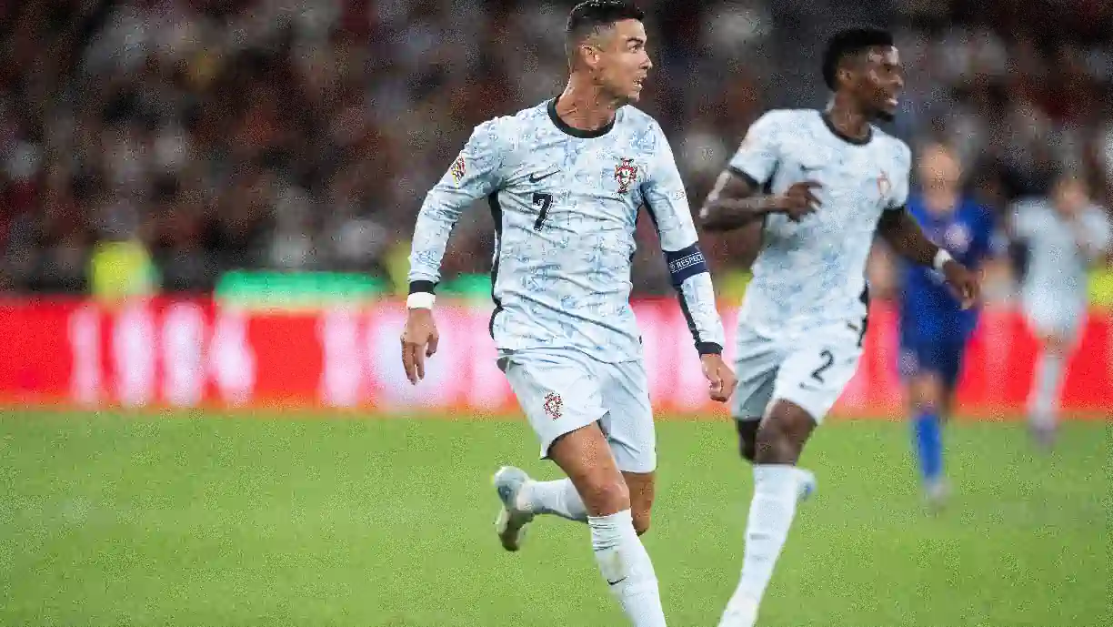 Antigo jogador do Porto comentou feito de Cristiano Ronaldo, que chegou aos 900 golos no Portugal - Croácia