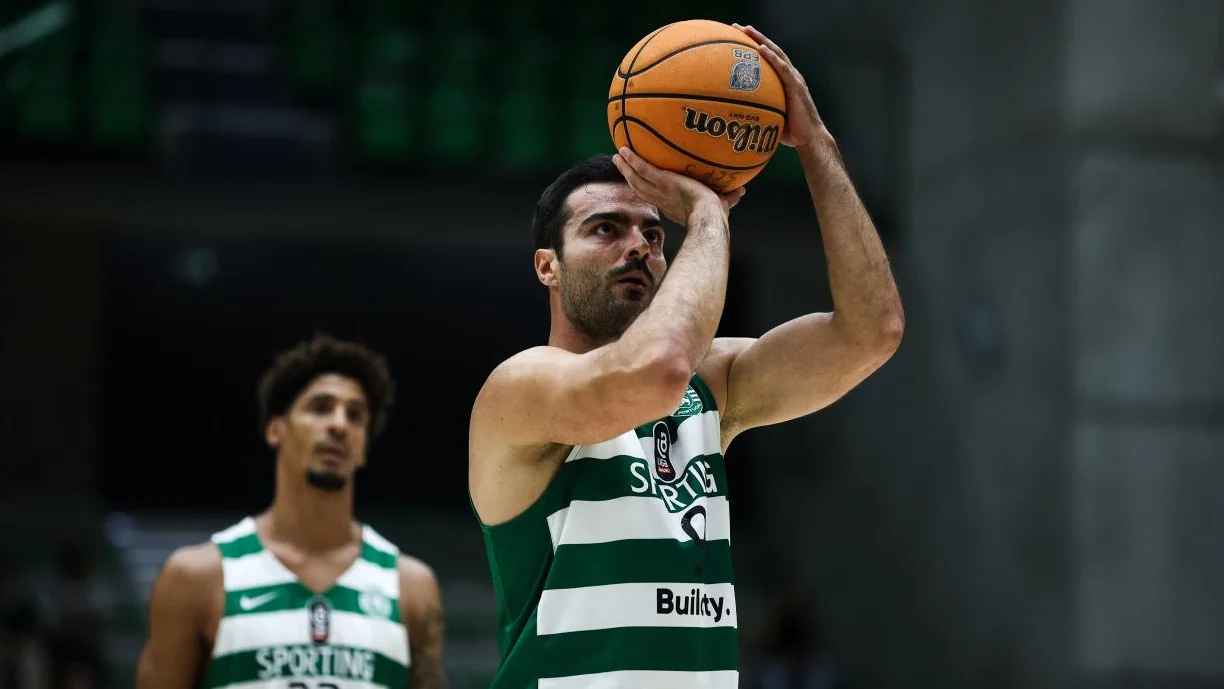 Acompanhe aqui todas as emoções do Sporting - Porto, entre a formação verde e branca e os dragões, válido para a final da Taça de Portugal