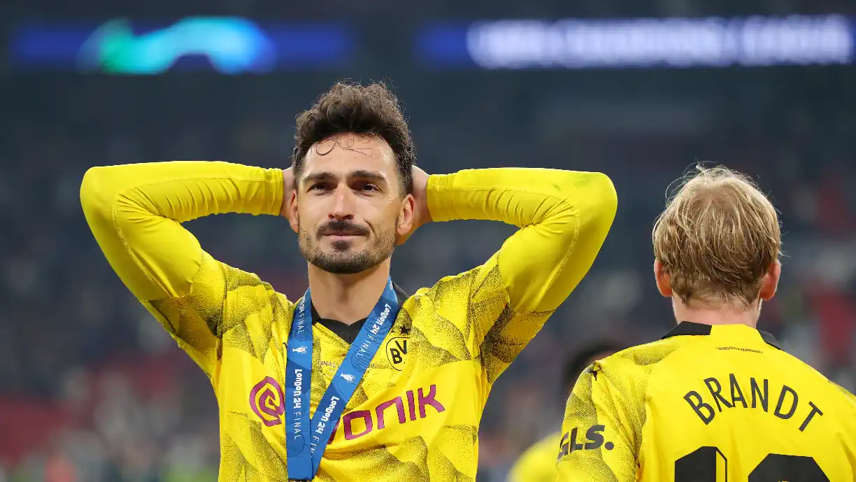 MATS HUMMELS A CAMINHO DO SPORTING? JORNALISTA DEIXA GARANTIA SOBRE INTERESSE DOS LEÕES