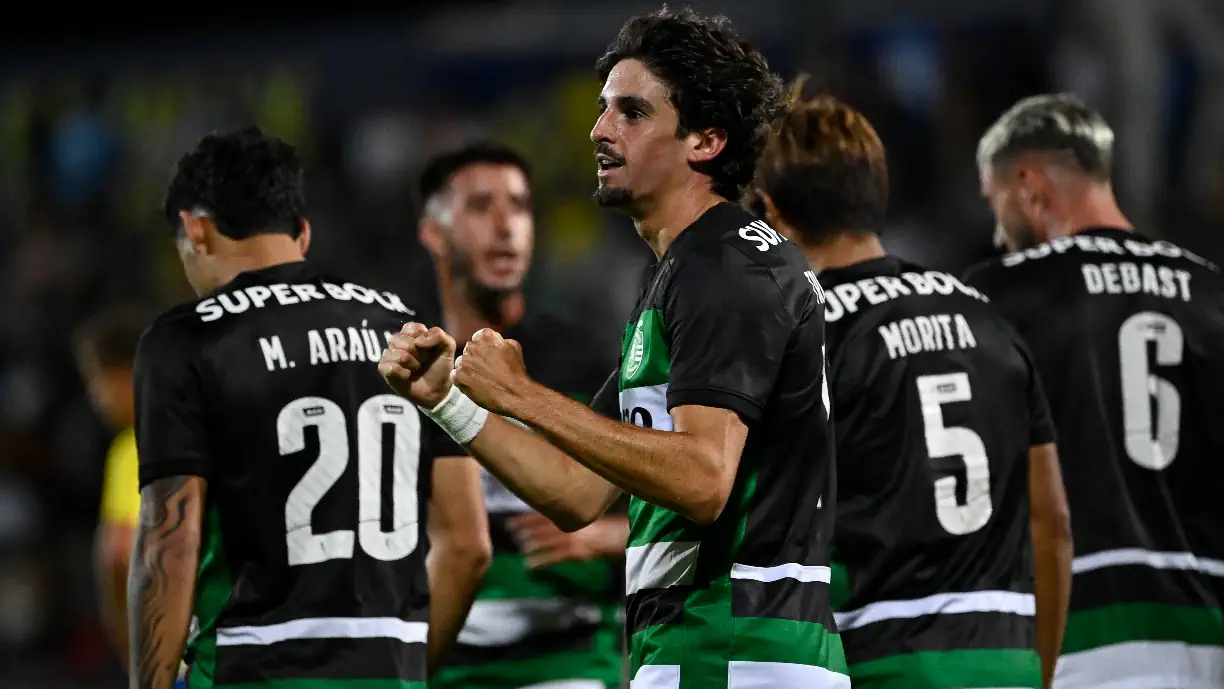 Debast marcou um grande golo frente ao Lille na vitória do Sporting por 2-0