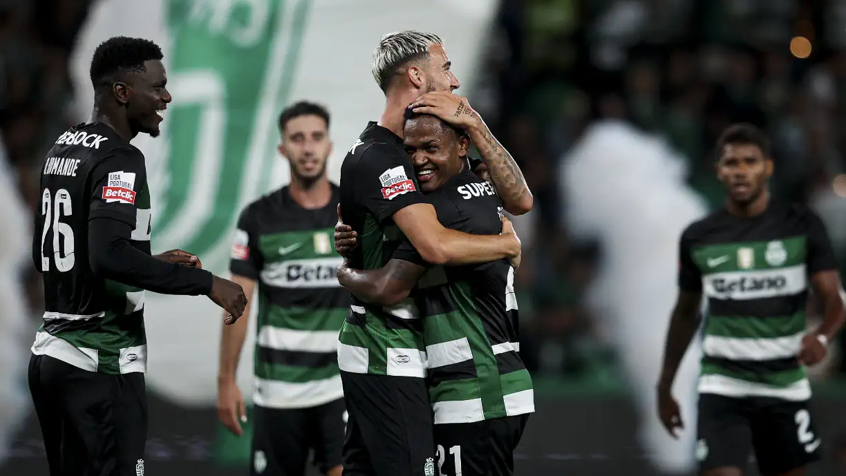 Rúben Amorim quer que Debast esqueça primeiro golo pelo Sporting