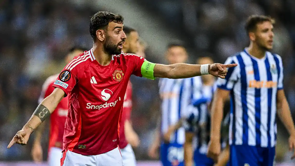 Porto - Manchester United não correu bem a Bruno Fernandes: Ex Sporting com entrada violenta (vídeo)