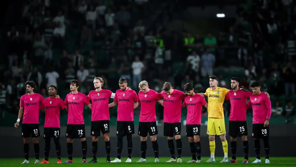 Titular do Sporting é dispensado da seleção e volta mais cedo para Alvalade