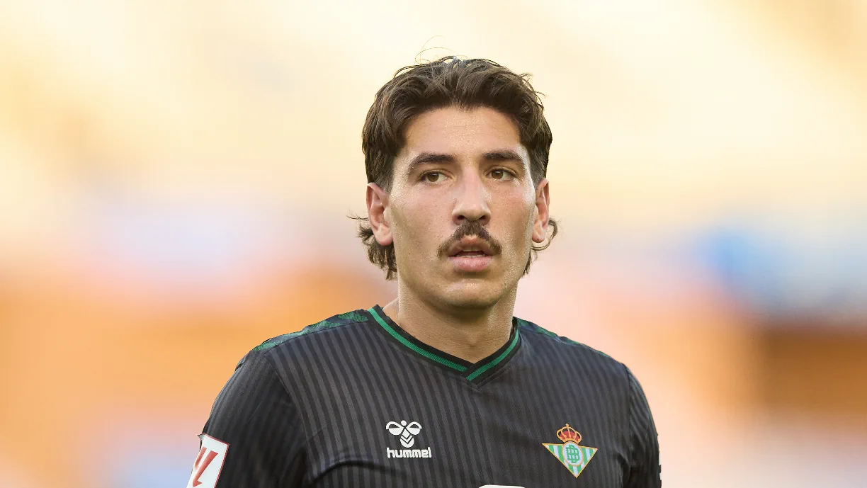 "Não faz a mínima ideia do que fala" - Bellerín arrasado em Espanha; Ex Sporting ouve críticas