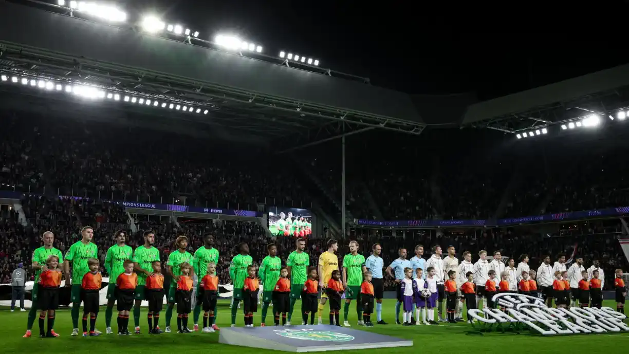 "Boa patinagem" - Estrela do Sporting deixa críticas após empate com o PSV (vídeo)