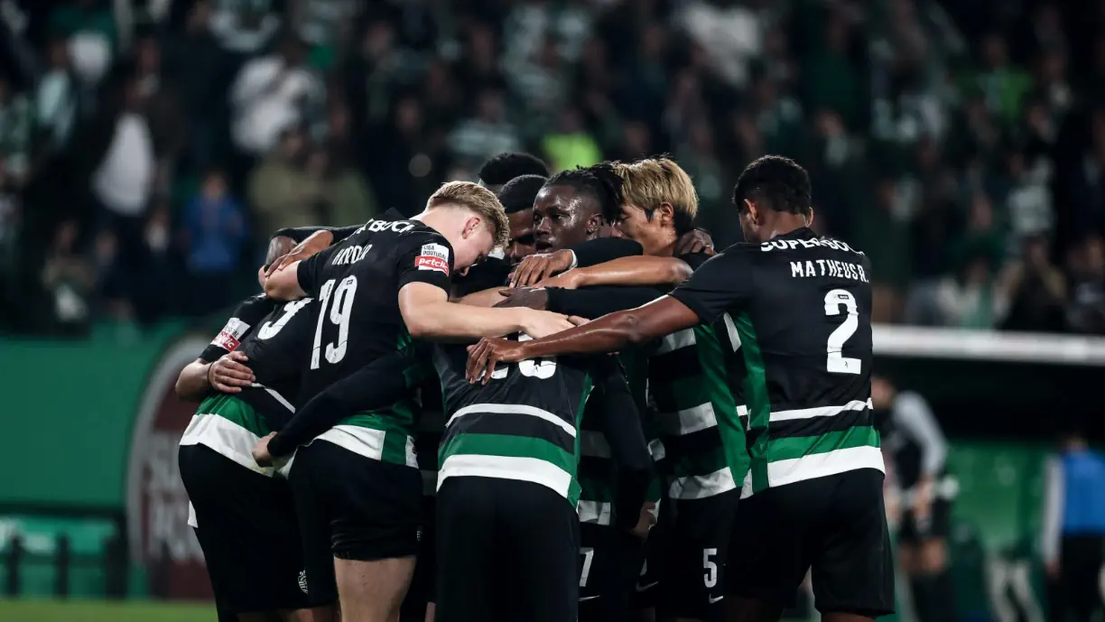 Está de fora do Sporting por lesão e faz viagem ao estrangeiro por motivo surpreendente