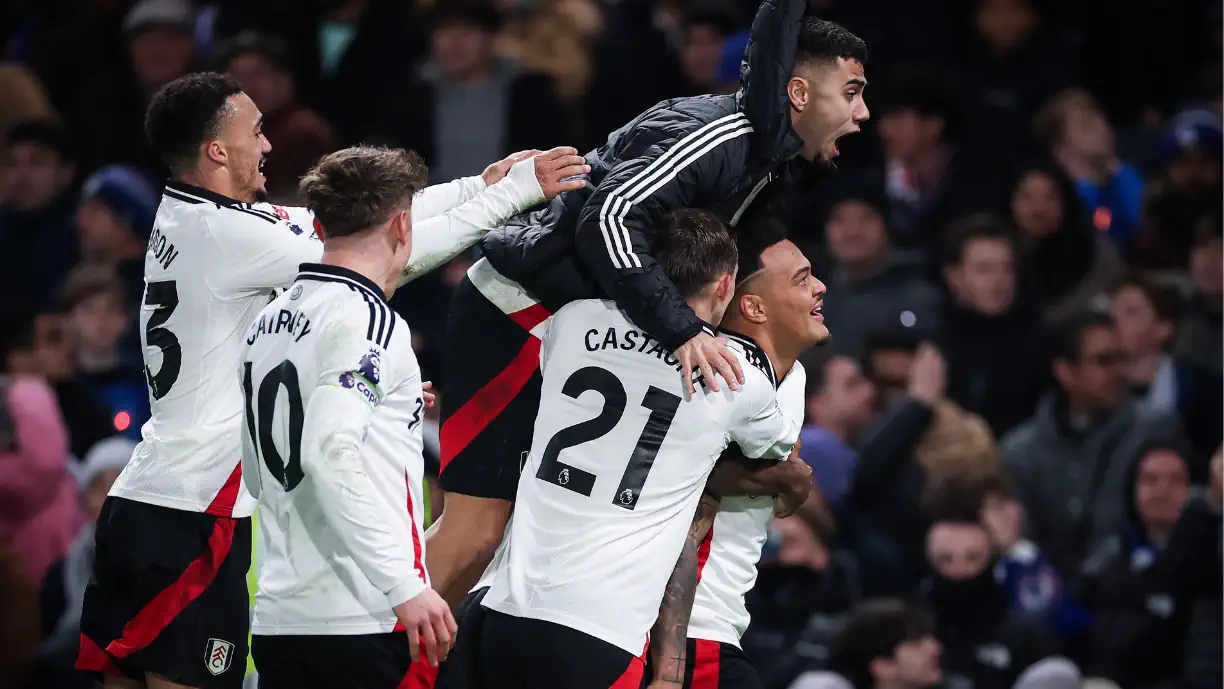 Fulham de Marco Silva, ex Sporting, vence Chelsea por 2-1 