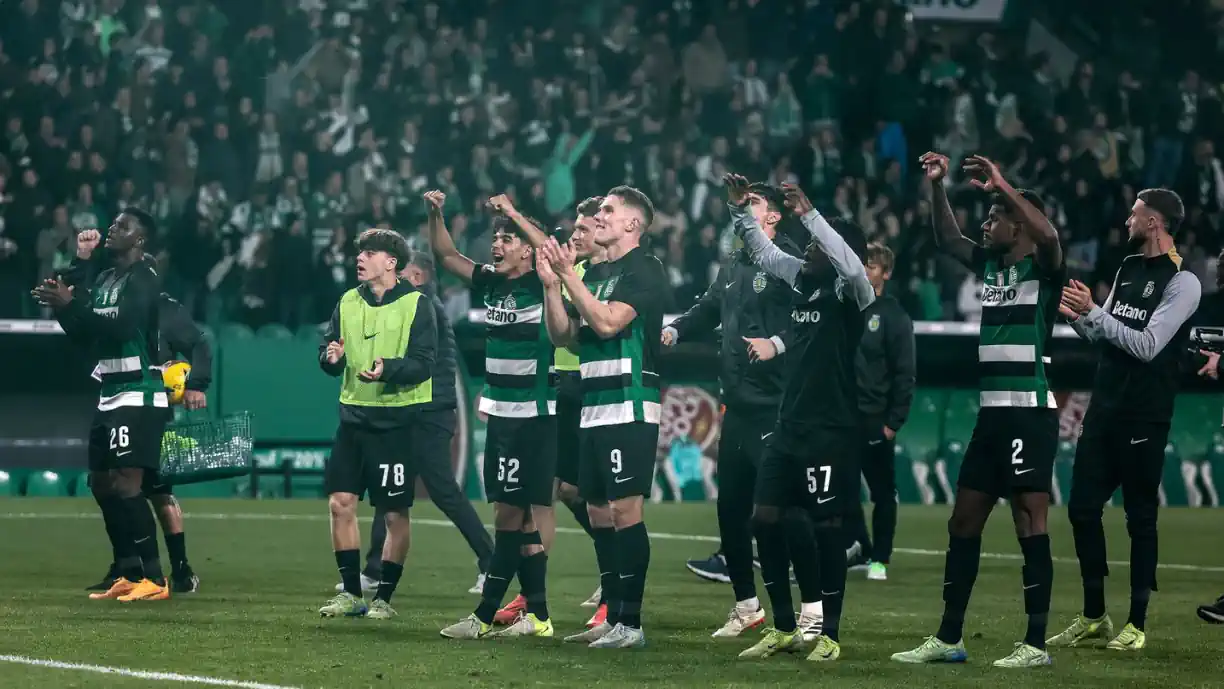 Titular do Sporting publica foto de leão ensanguentado