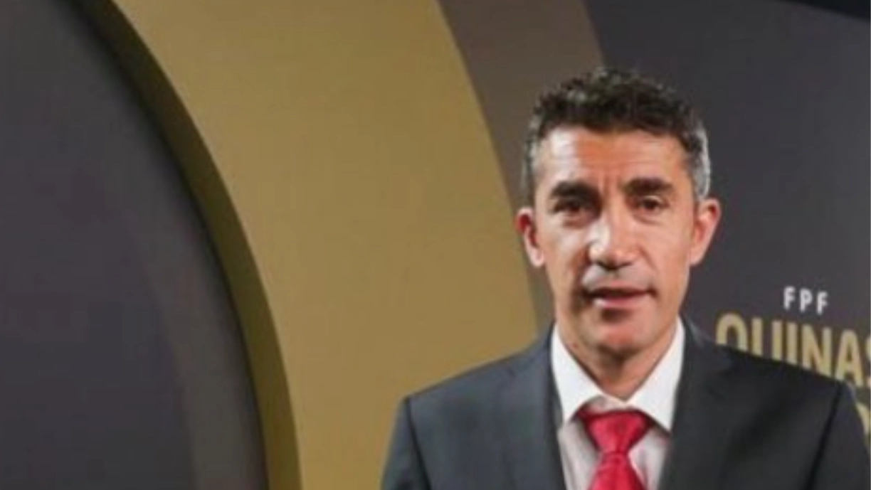 Bruno Lage, do Benfica, terá estado perto de se juntar ao Sporting, segundo a CNN. Comentou essa notícia em conferência