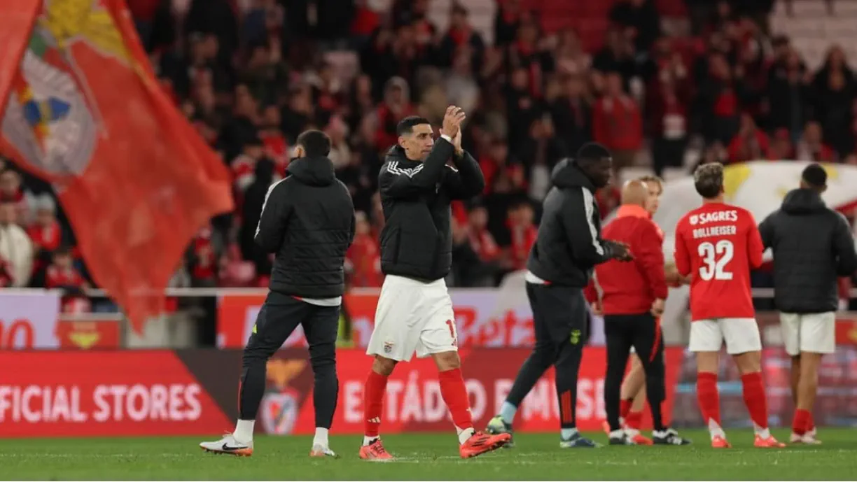 Vale tudo! Di María arma confusão no Benfica – Braga e não é expulso (vídeo)