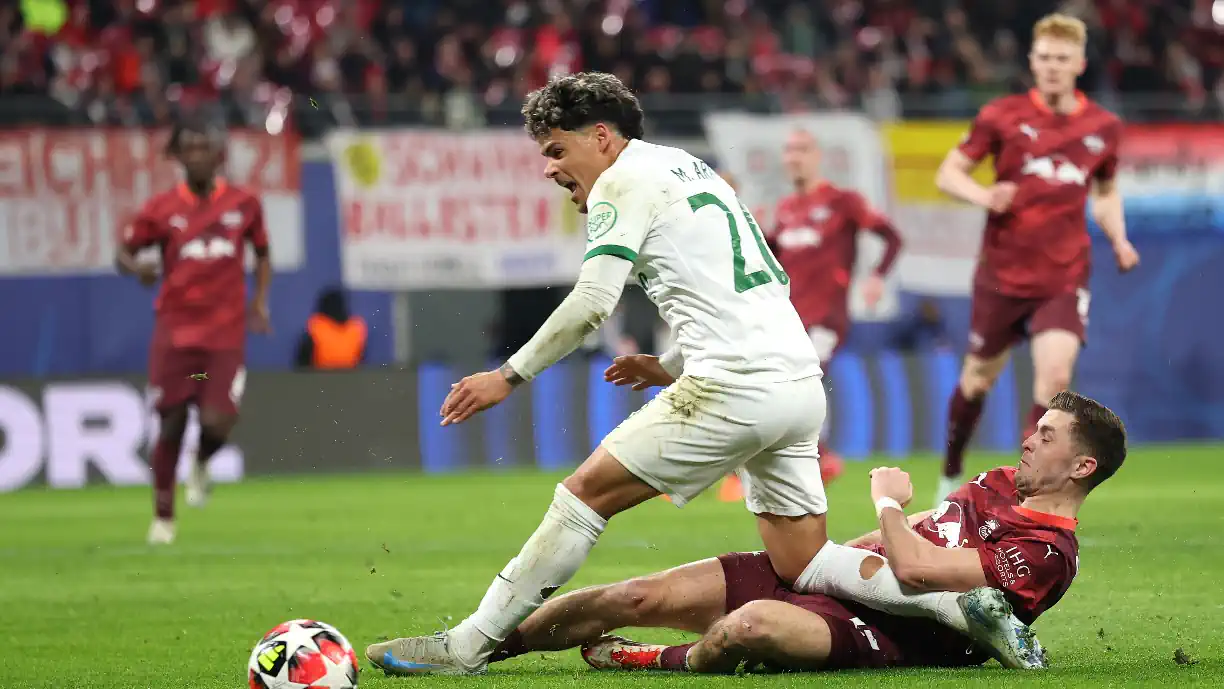 Maxi Araújo gosta de jogar a lateral no Sporting