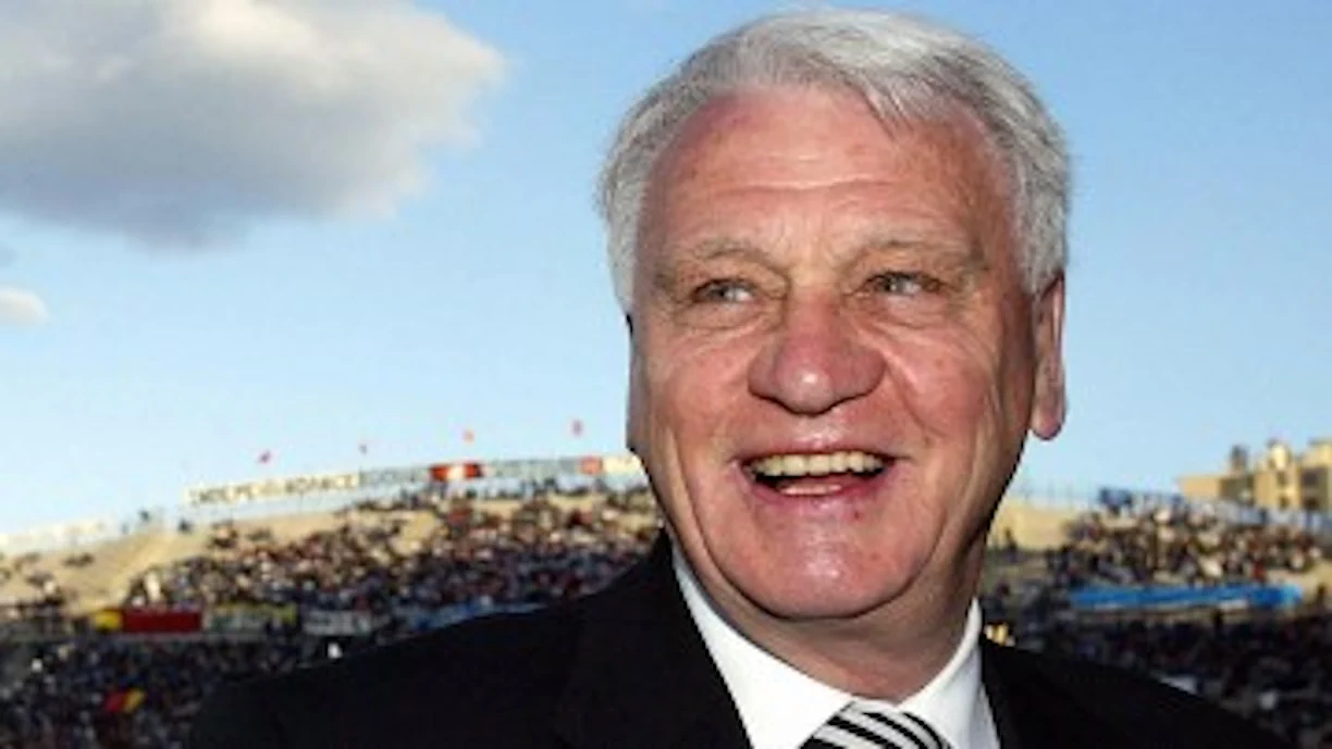 Sir Bobby Robson, treinador que passou por clubes como o Sporting, Porto e Barcelona, faria esta terça-feira, 18 de fevereiro, 92 anos