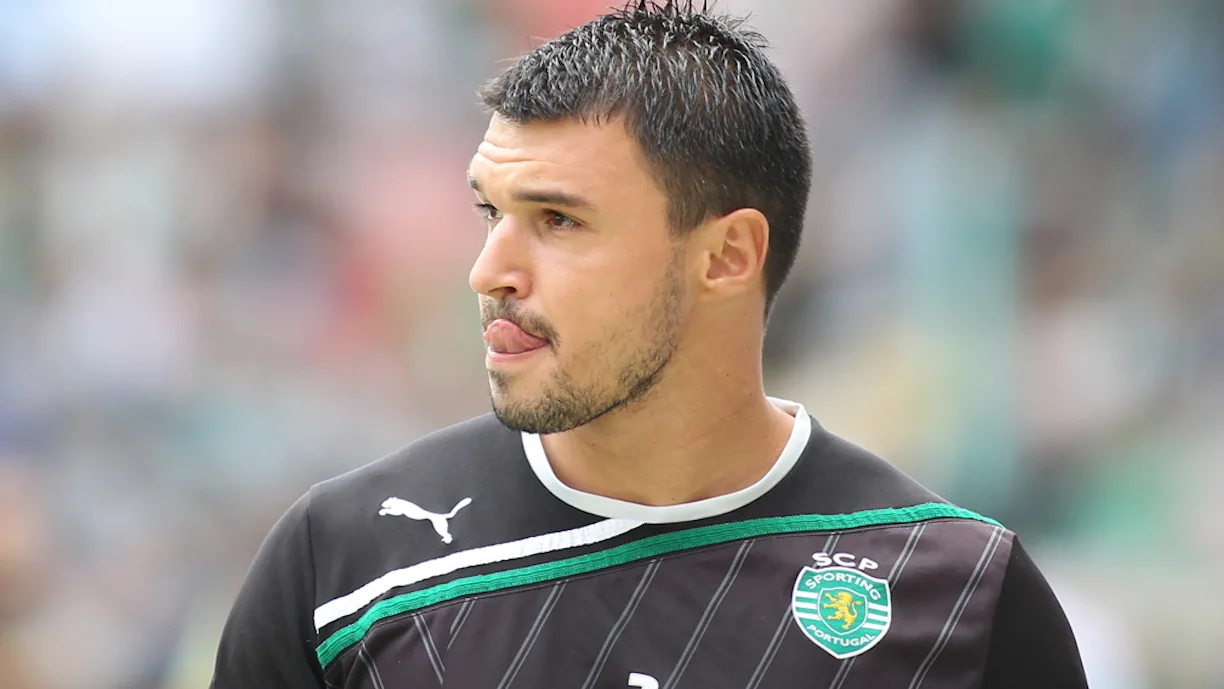 Valeri Bojinov passou pelo Sporting na temporada 2011/2012 e somou 16 jogos e três golos de leão ao peito, mas acabou por ser dispensado