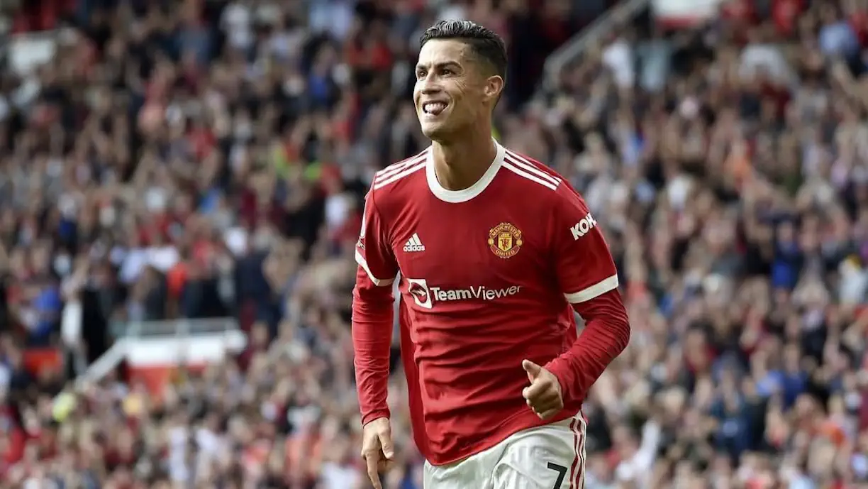 Manchester United mostra-se em paz com Cristiano Ronaldo e não deixa escapar o aniversário