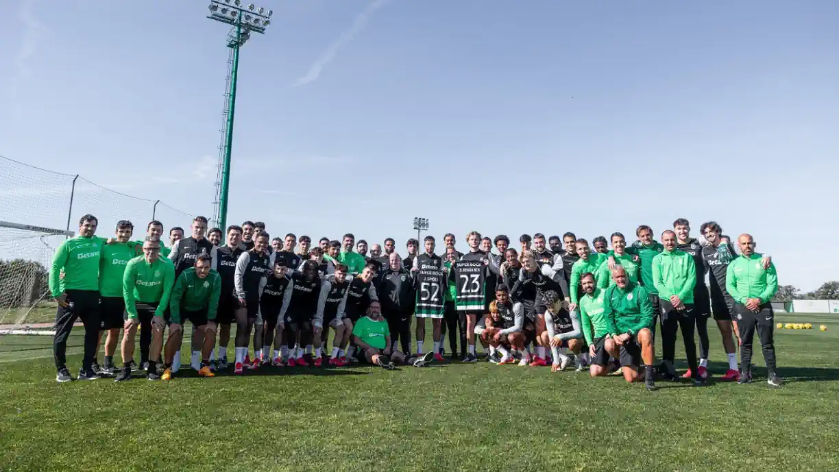 Plantel do Sporting apoia dupla que não volta a jogar em 2024/25 por lesão