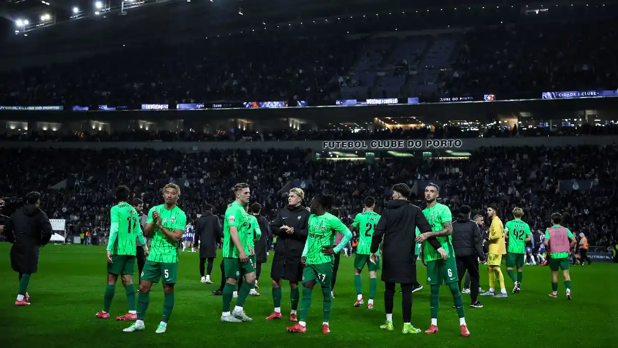 João Simões saiu lesionado da visita do Sporting ao Dragão e deixou Rui Borges preocupado com possível paragem