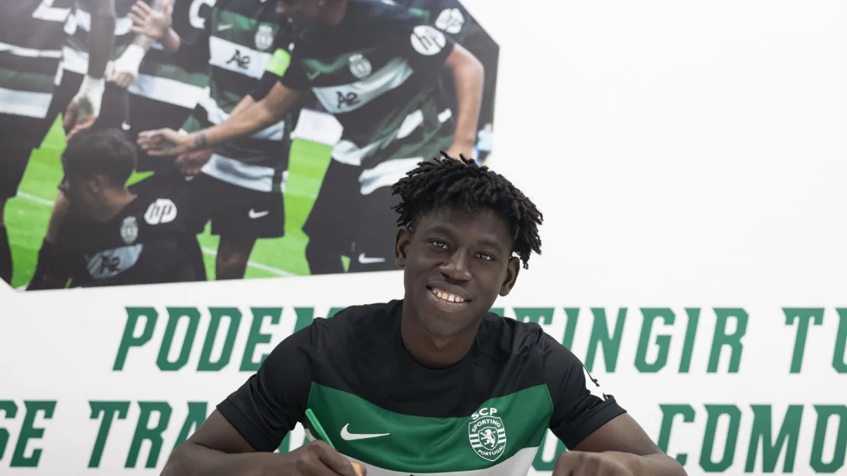 Ibrahim Diarra é reforço do Sporting, proveniente do Derby Académie do Mali, e vai integrar a equipa B dos verdes e brancos