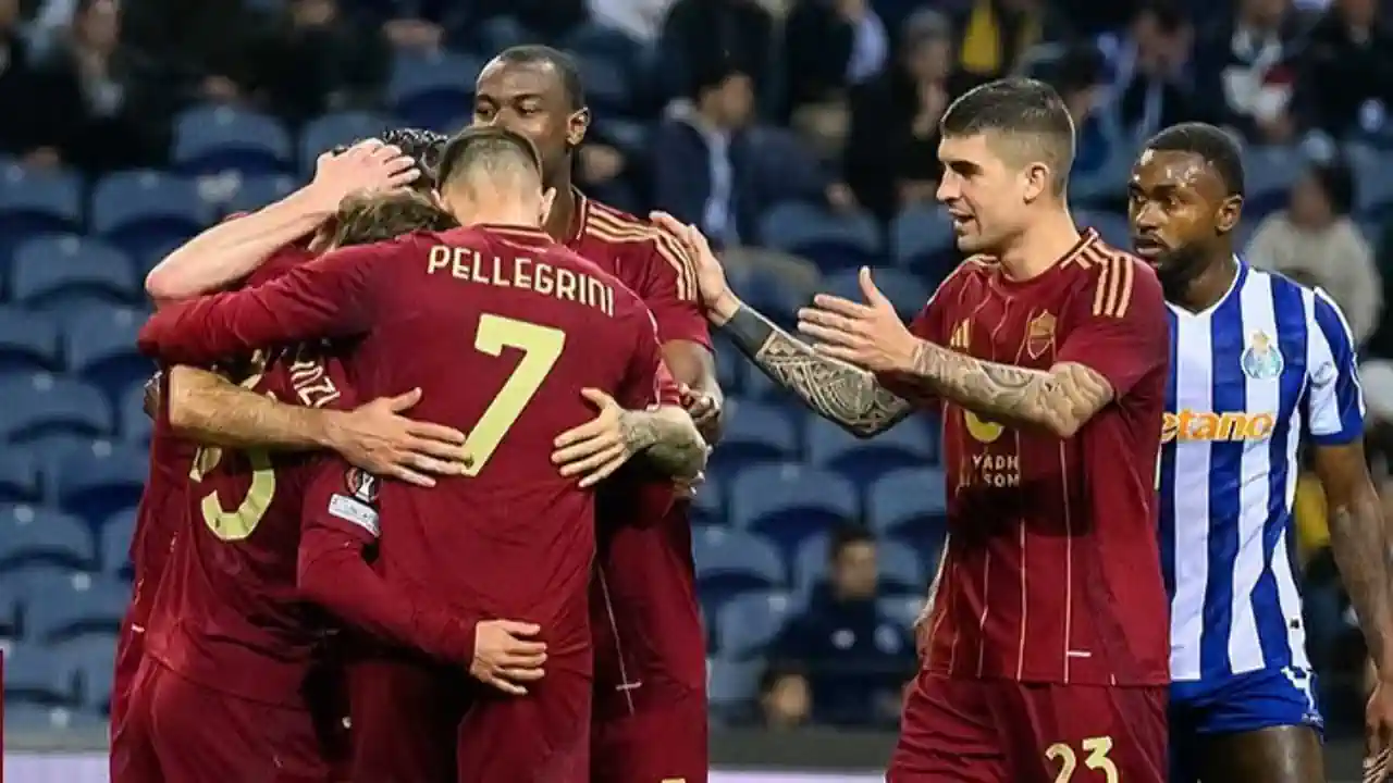 Porto e Roma enfrentaram-se no play-off de acesso aos oitavos da Liga Europa e Sporting enviou emissários