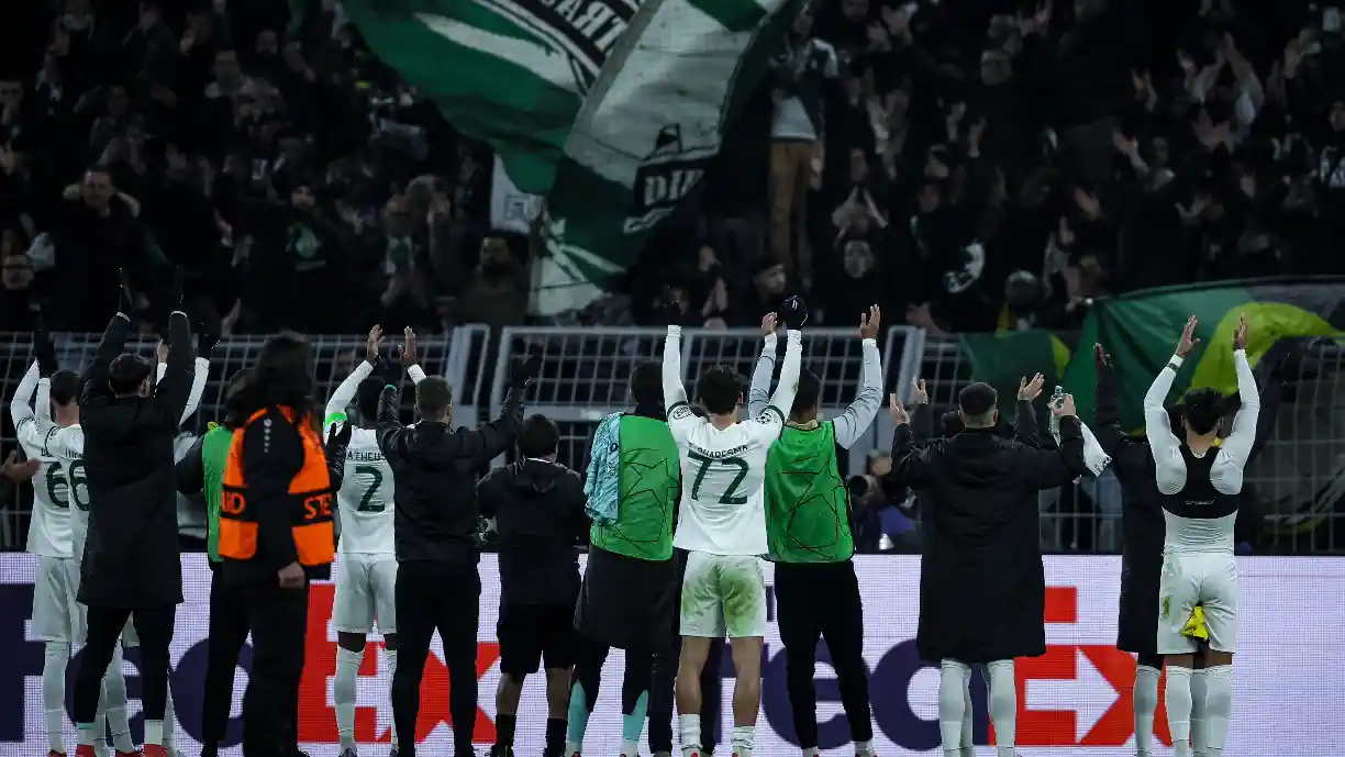 Matheus Reis foi titular e totalista diante do Dortmund e tornou-se o segundo jogador com mais jogos pelo Sporting (22) na Champions