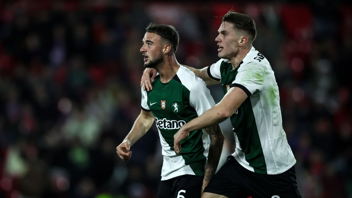 Sporting ultrapassou Gil Vicente com um golaço de fora da área de Zeno Debast (68') e está na luta pela conquista da Taça de Portugal