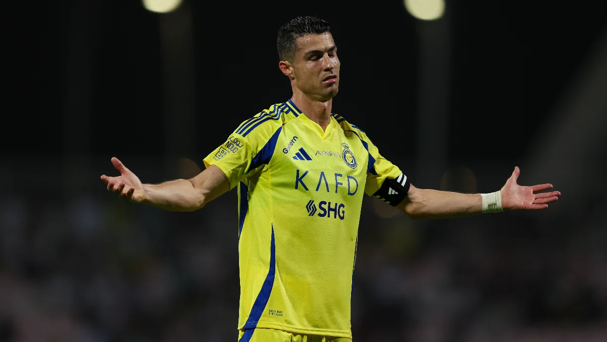 Al Nassr – Esteghlal Tehran não começou nada bem para Cristiano Ronaldo, que recebeu más notícias antes da bola começar a rolar