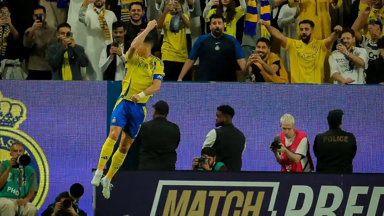 À boleia de Cristiano Ronaldo, Al Nassr ultrapassa Esteghlal e segue para oitavos da Champions