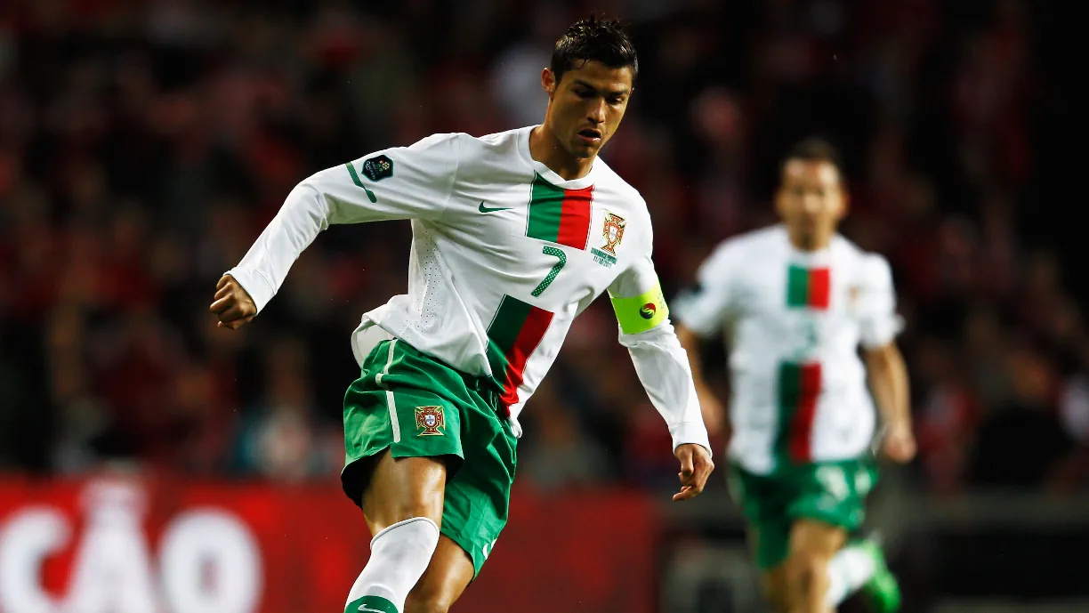 Cristiano Ronaldo marcou um importante golo diante da Dinamarca, fora de casa, em outubro de 2014, e ajudou Portugal a qualificar-se para o Euro'2016