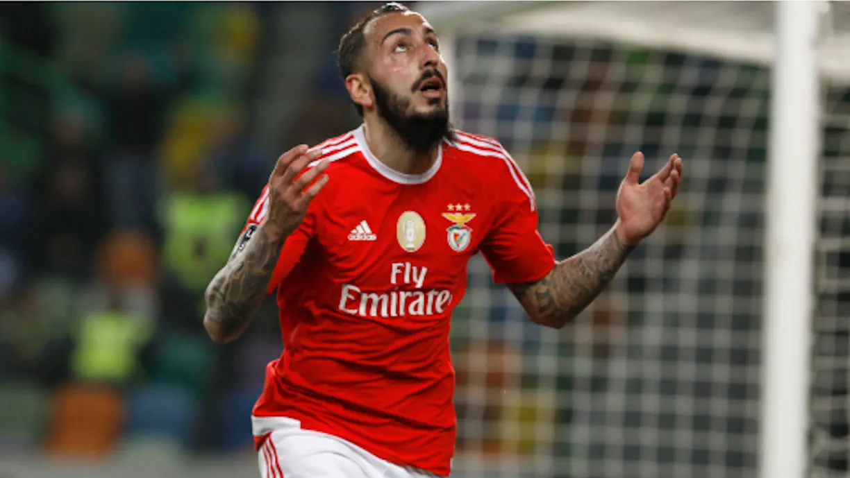 Mitroglou apontou o único golo do dérbi entre Sporting e Benfica, que ficou marcado por um tremendo falhanço de Bryan Ruiz