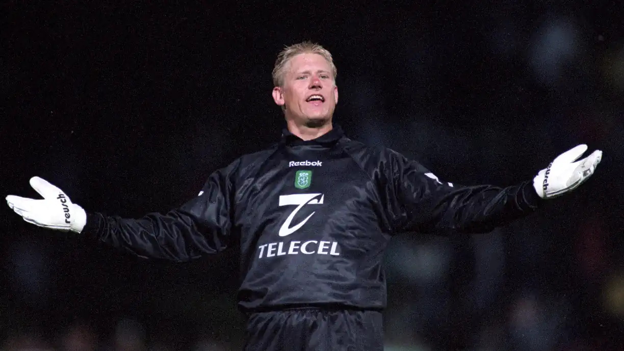 Peter Schmeichel esteve em Alvalade durante duas épocas e, ao todo, realizou 69 jogos de leão ao peito