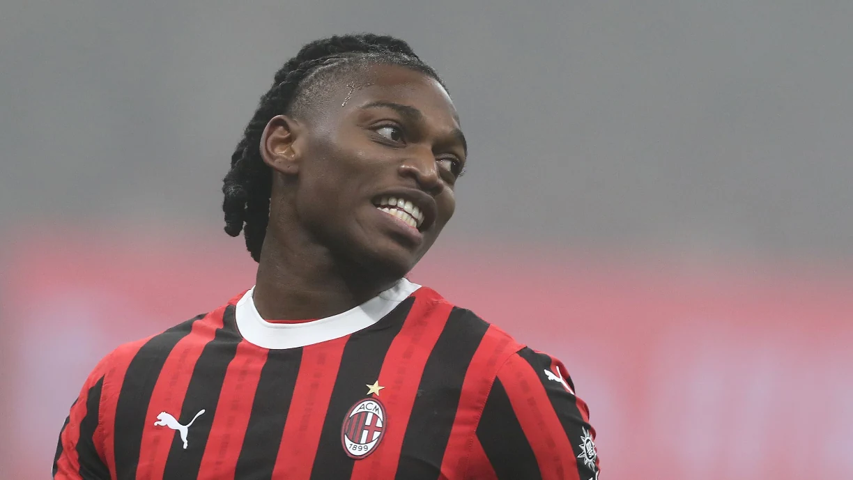 Antigo treinador do Milan, Alberto Zaccheroni, revela que não vê competências em Rafael Leão para que o ex Sporting seja capitão do Milan