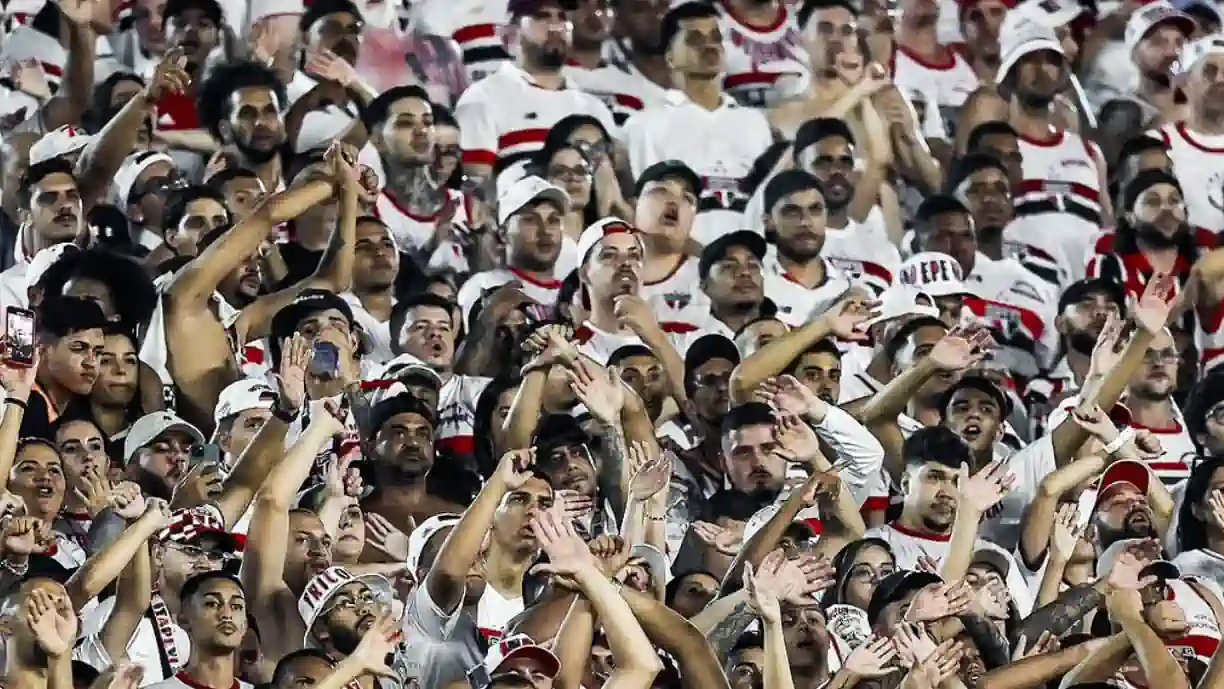 Cédric Soares, antigo jogador do Sporting, tem encantado responsáveis do São Paulo e vai renovar contrato