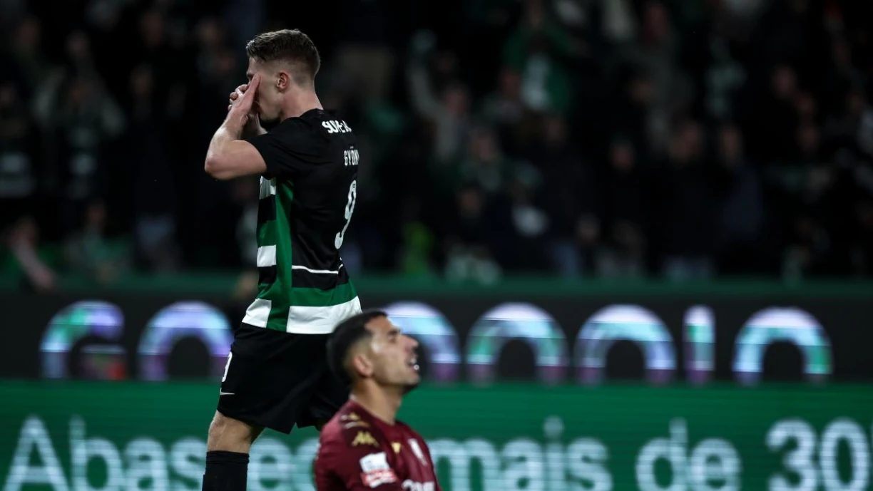 Viktor Gyokeres, da equipa verde e branca, passou por um período de dificuldades físicas, mas está de volta à sua melhor forma. Marcou no Sporting - Estoril