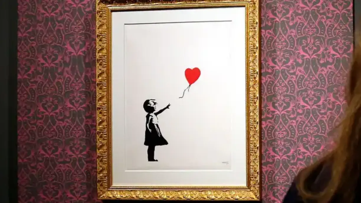 Detetive espanhol terá descoberto identidade de Banksy; Fortuna do famoso artista está avaliada em cerca de 58 milhões de euros