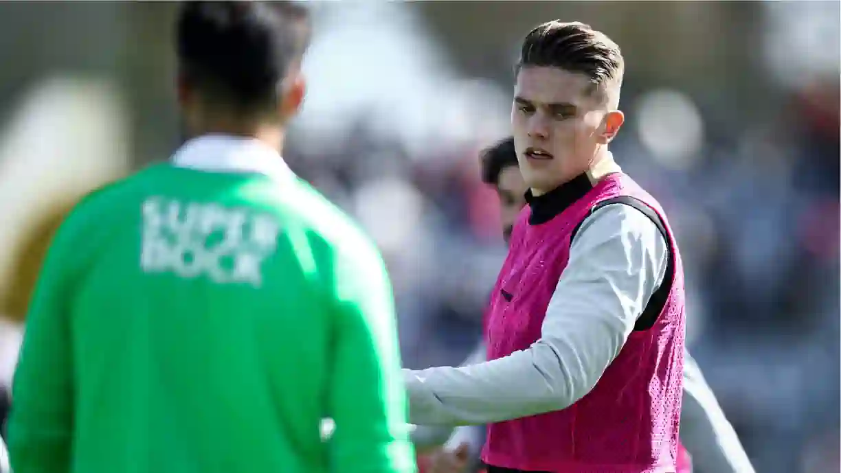 Viktor Gyokeres vai-se treinando na Grécia. O jogador tem autorização do Sporting para chegar dia 7 de julho mas ameaçou, alegadamente, não se juntar à equipa