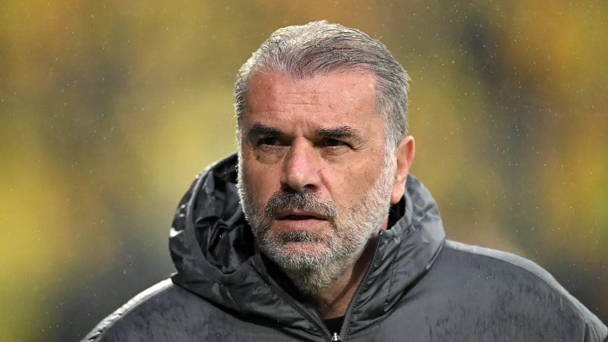 Treinador do Tottenham exalta-se e atira-se a ex Sporting: "Perguntem-lhe"
