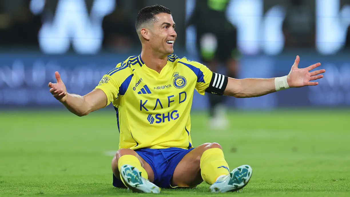 Al Nassr venceu em casa e ainda acredita que pode chegar ao pódio na última jornada; Cristiano Ronaldo, jogador formado no Sporting, marcou