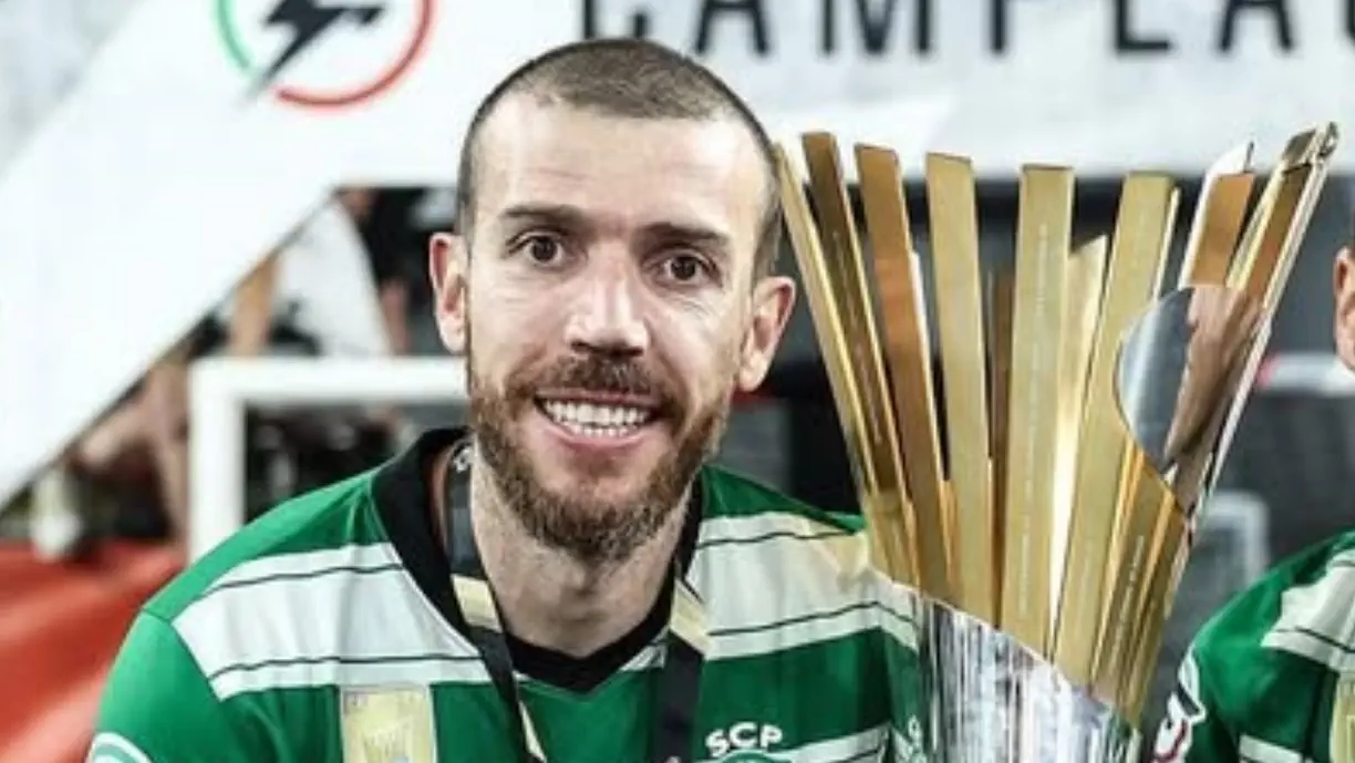 Diego Cavinato não perdoa bazófia de Kokçu e deixa mensagem após Benfica - Sporting
