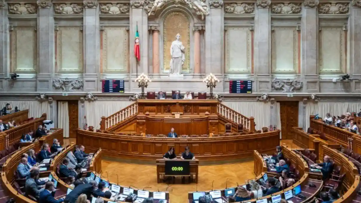 inscrições para voto antecipado às legislativas de 2025 devem ser feitos, enviando uma carta à Administração Eleitoral da Secretaria-Geral do MAI
