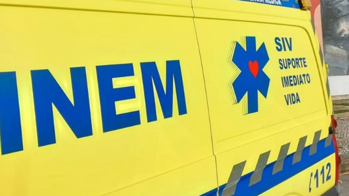 Jovem morre afogado na piscina de casa em circunstâncias misteriosas