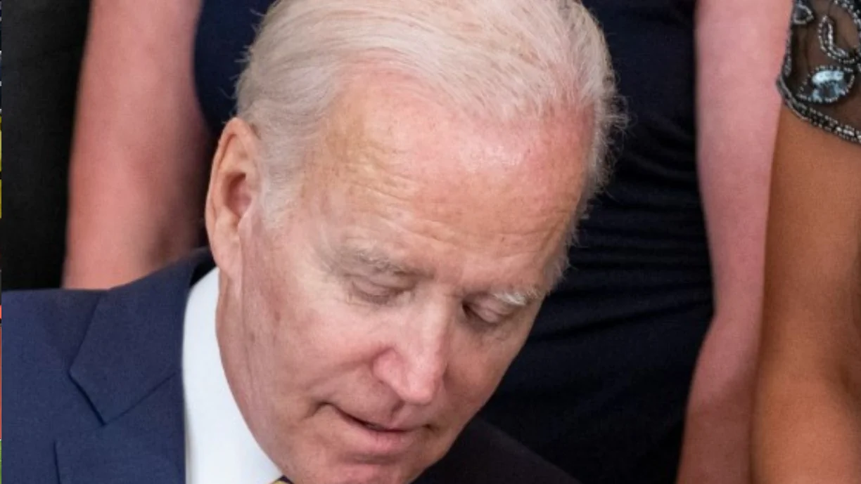 Em comunicado, é explicado que problema de saúde de Joe Biden é grave; Família estão agora a analisar opções de tratamento com os médicos