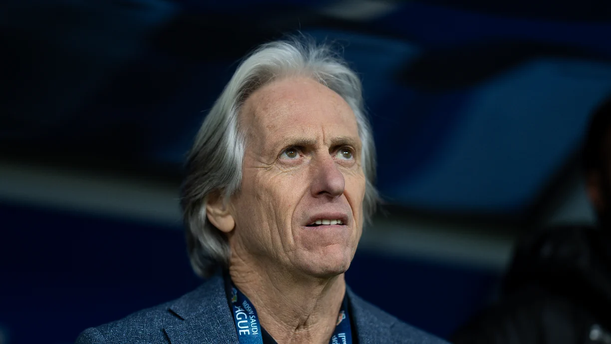 vJorge Jesus, ex técnico do Sporting não resiste aos maus resultados no Al Hilal e tem via aberta para assumir comando da seleção brasileira