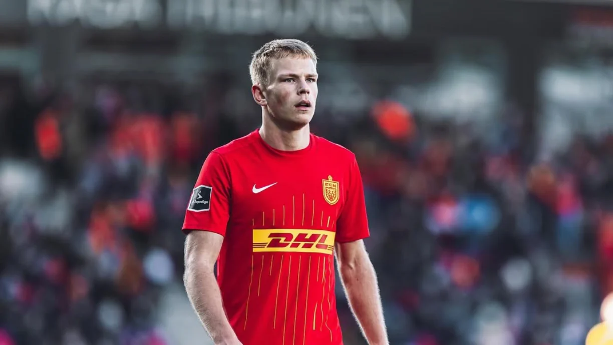 Lucas Hogsberg, lateral-direito do Nordsjaelland, deixou mensagem a jogador do Sporting e admitiu desejo para o futuro